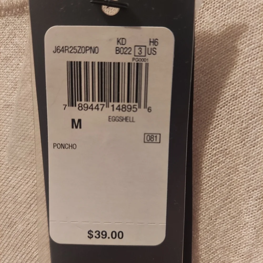 Guess Girls NWT Size M Eggshell Poncho